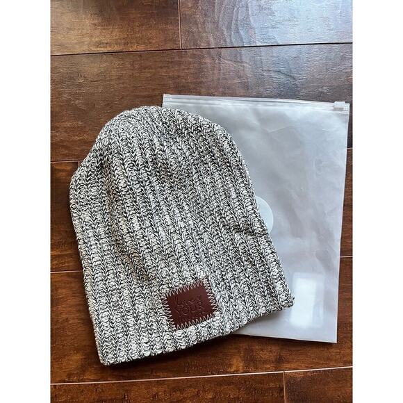 Love Your Melon Accessories - Love Your Melon Black Speckled Beanie NEW
